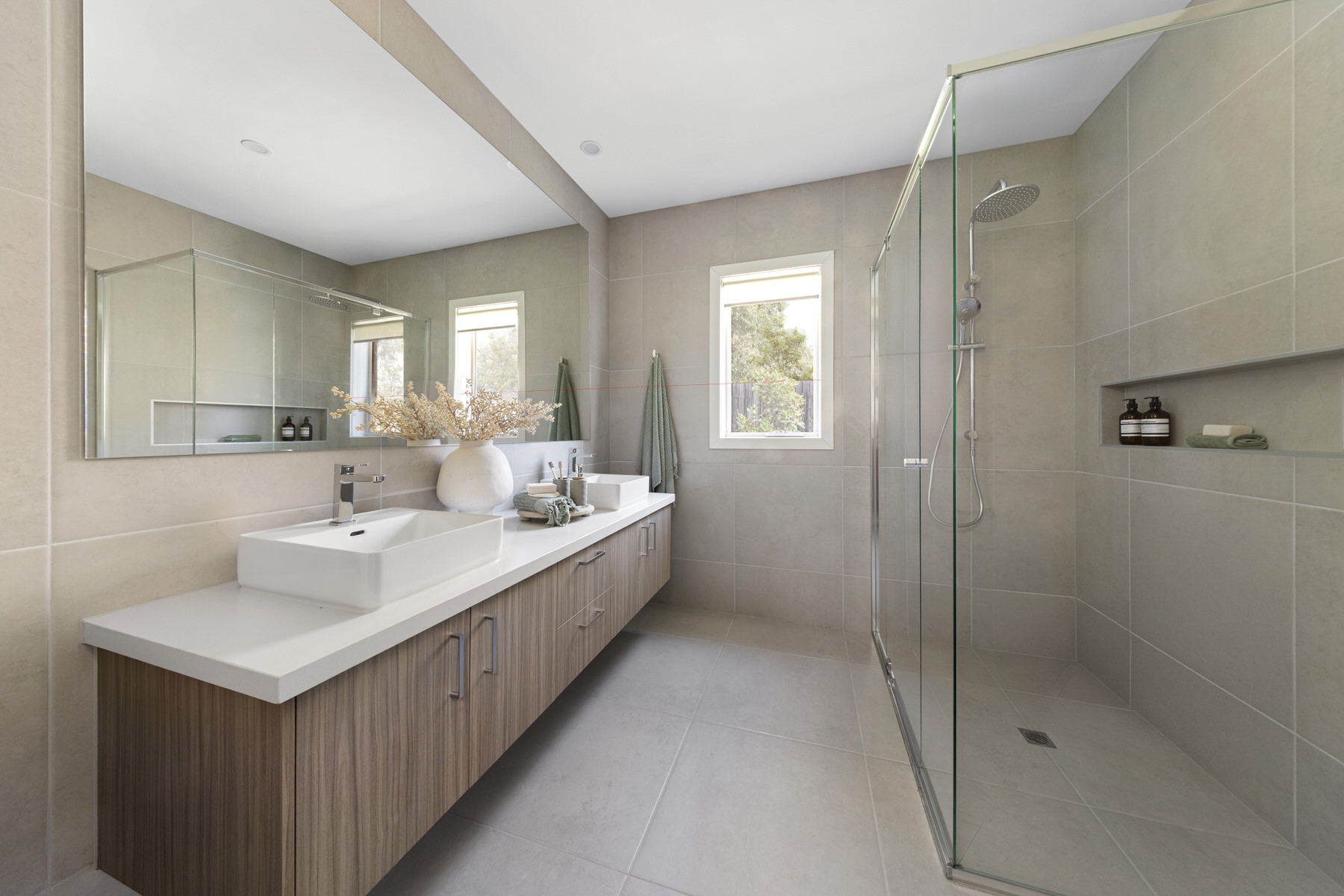 Lloyd 29 Ensuite