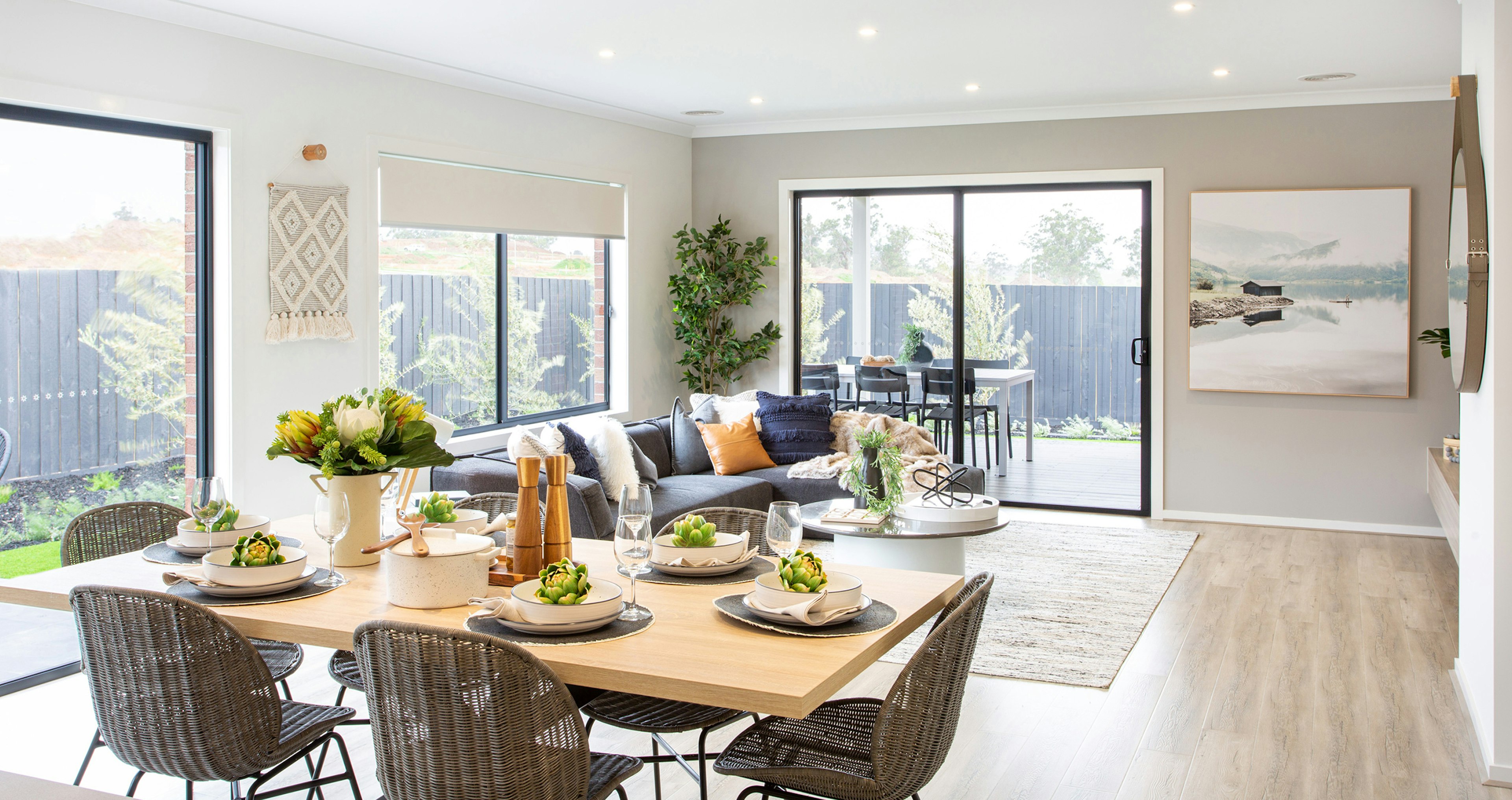 Display Homes at Drouin Ferntree Ridge… Australian Building Co.