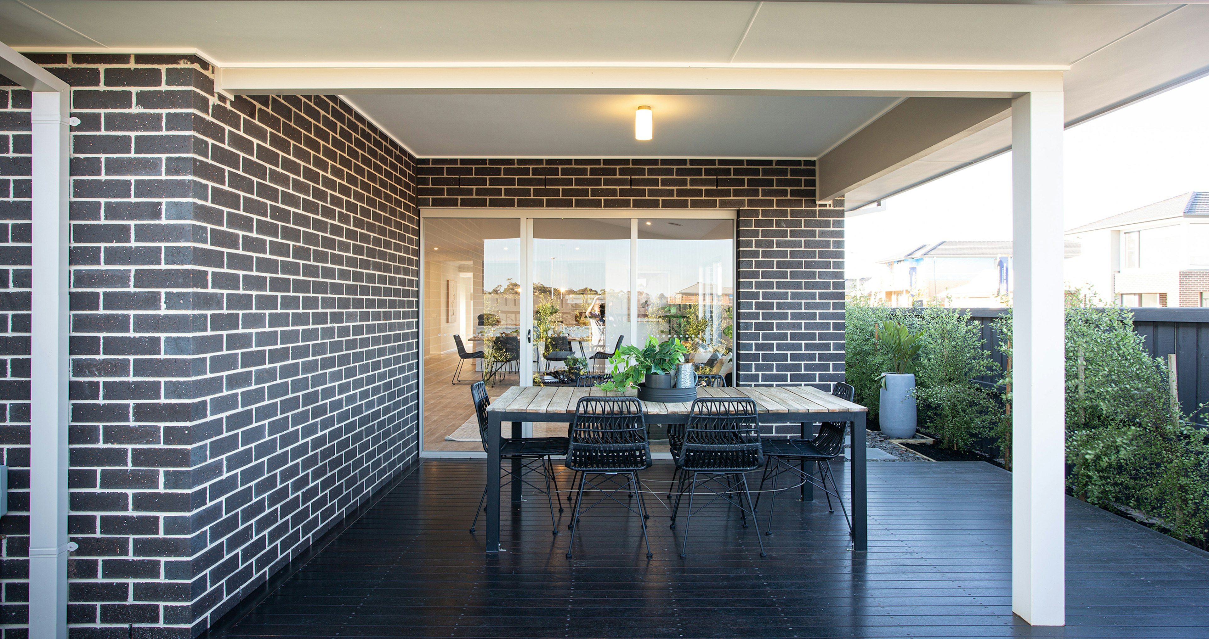 Eliston Estate Lloyd 29 Lange Alfresco